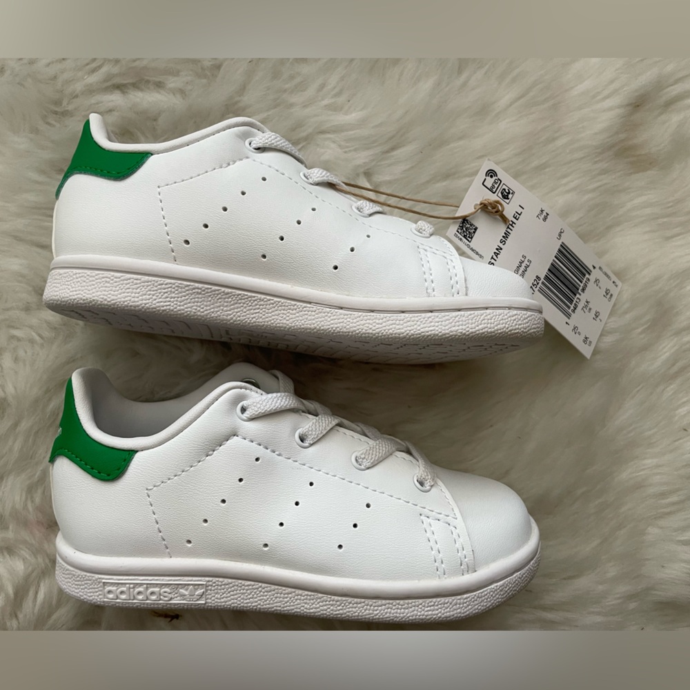New! Adidas Kids Stan Smith Sneakers in White and Green - Picture 3 of 6